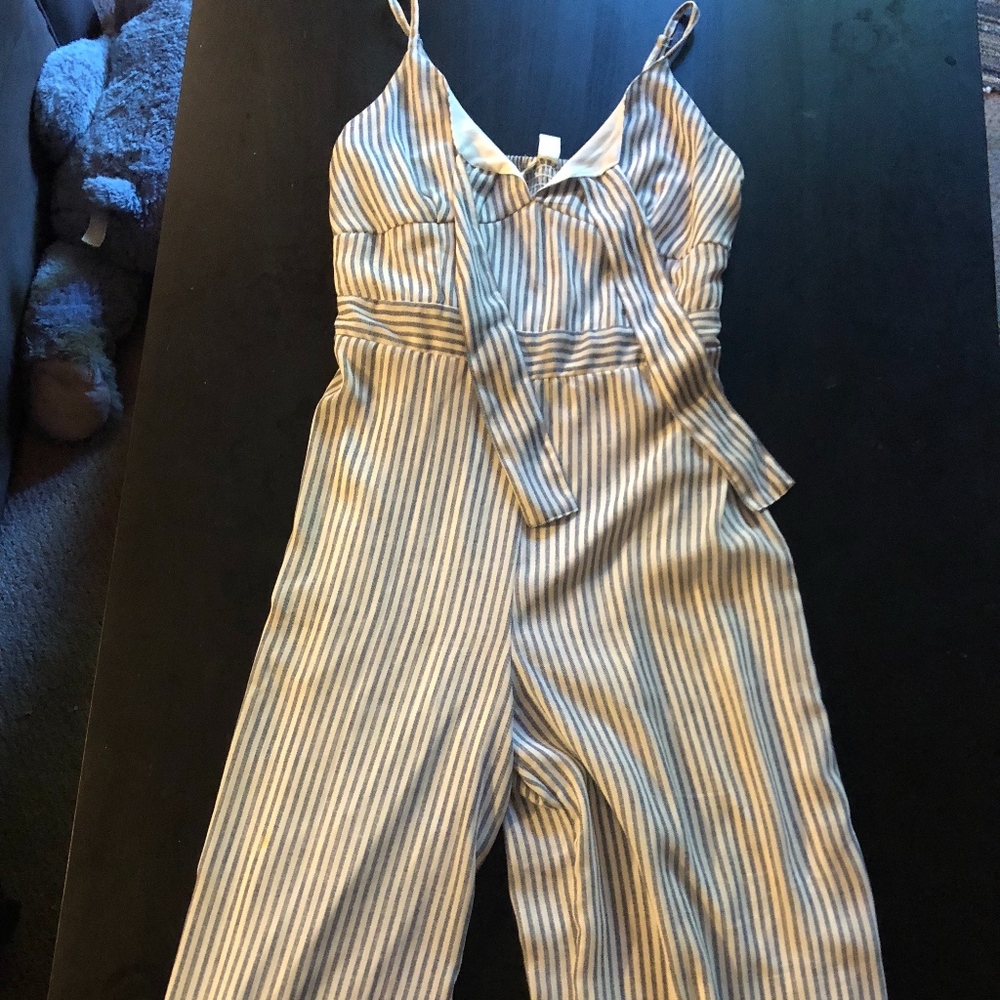 Gray and white jumper